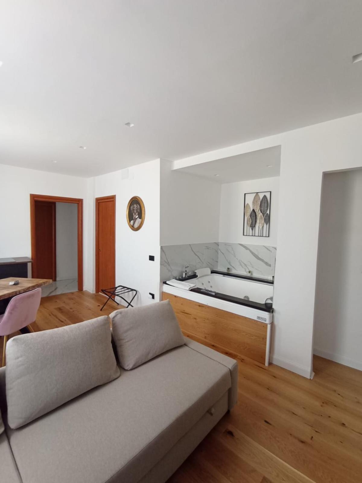 נאפולי President Plaza Vip Suite Spa By Babylon Stay מראה חיצוני תמונה